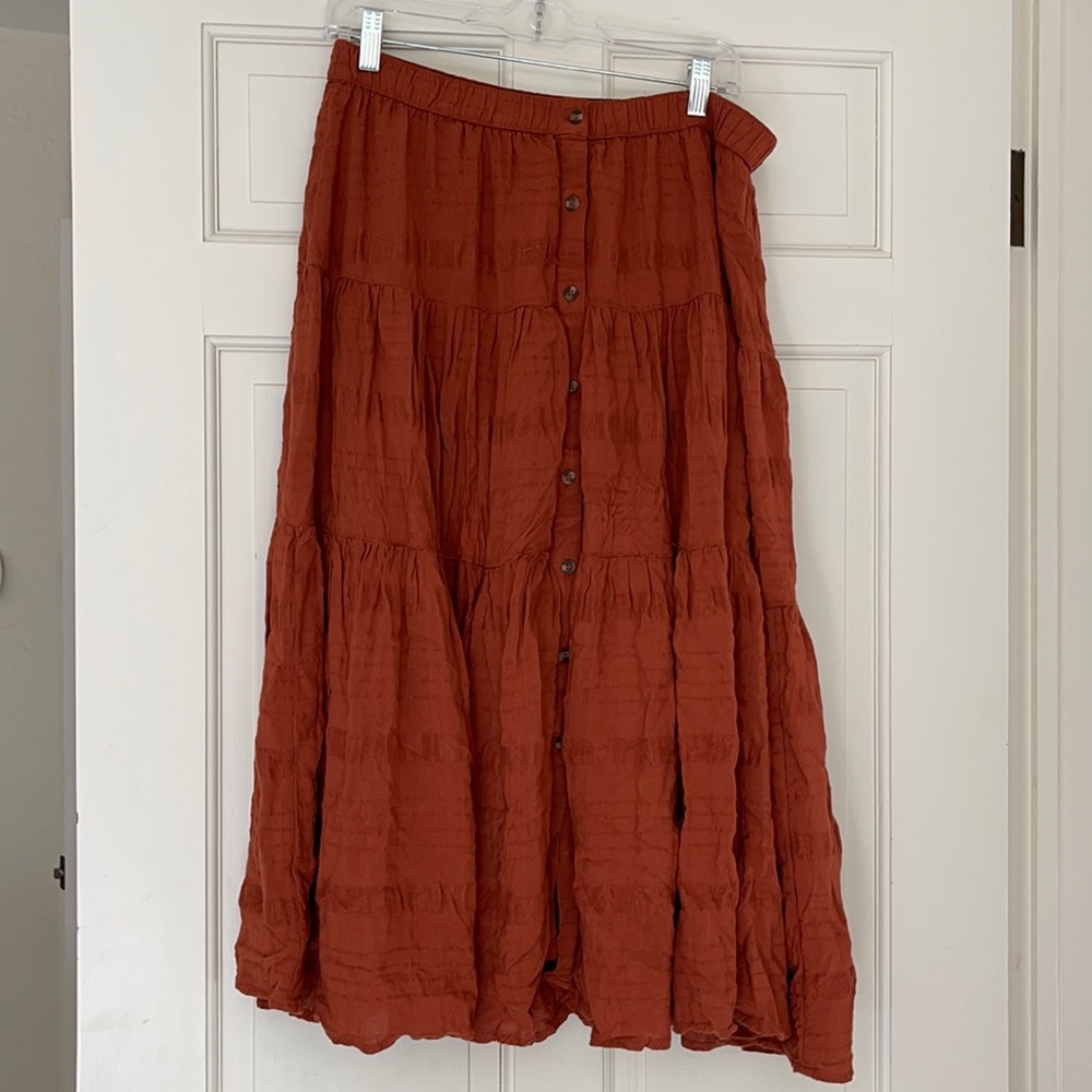 AE skirt